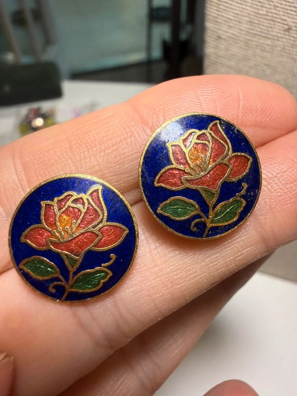 Vintage cloisonné rose floral pattern gold tone button earrings 0.5”